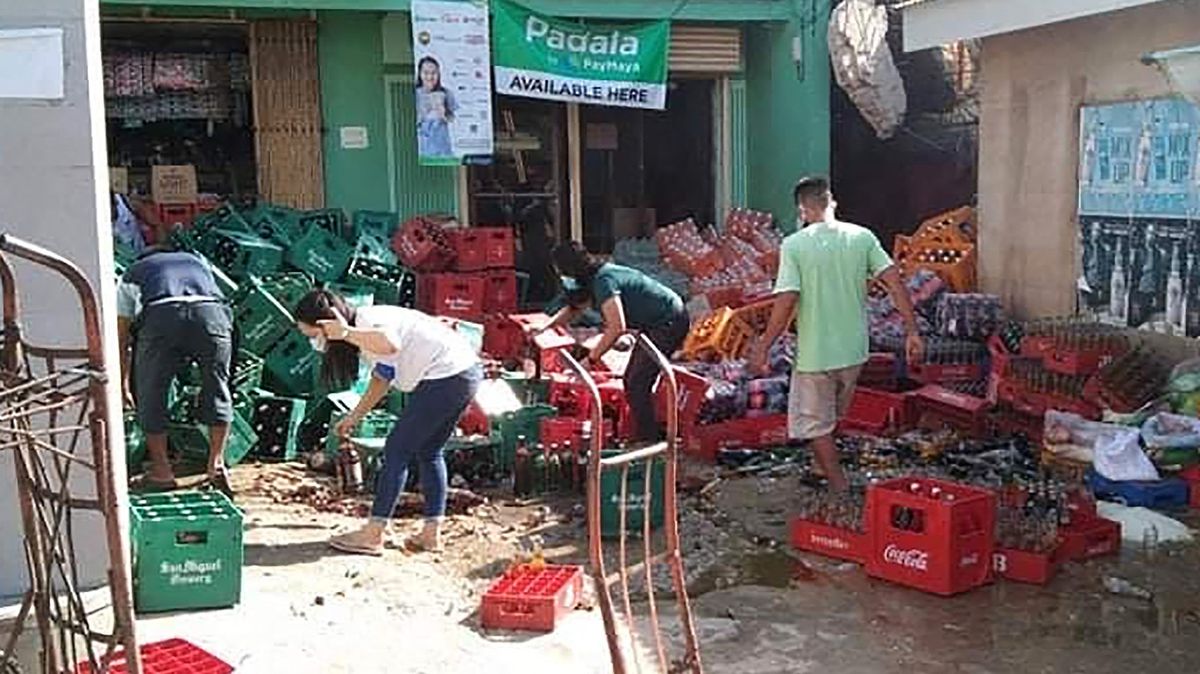 Filipíny zasáhlo silné zemětřesení. Může přijít tsunami, varovaly úřady